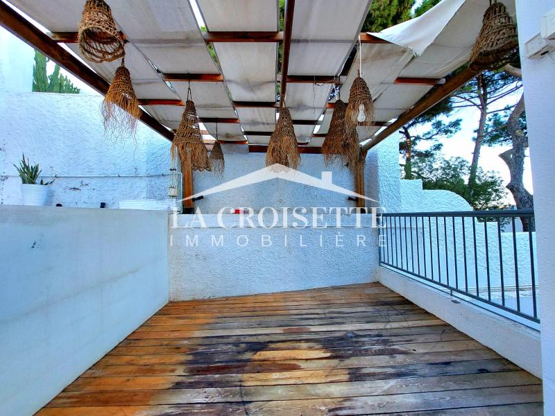 Appartement S+3 vue sur mer avec piscine à La Marsa